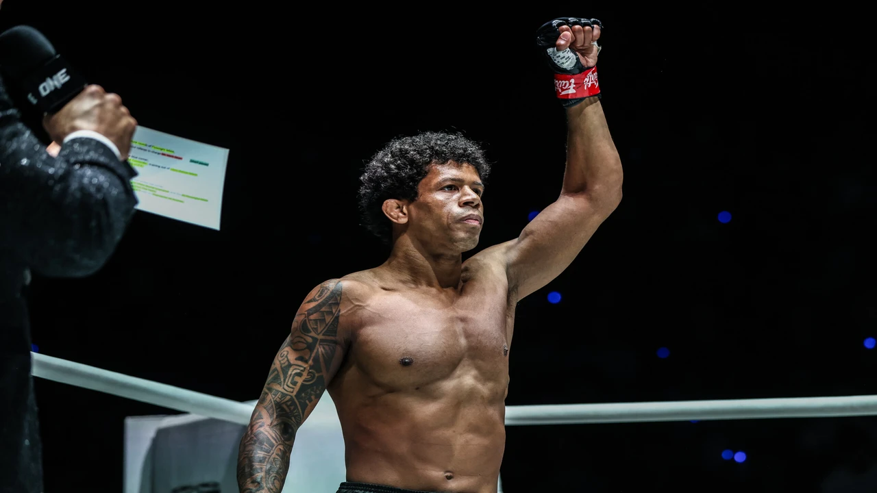 مواجهة قوية.. مورايس يصف إخضاع واكاماتسو واستعادة الحزام الياباني بحلم محقق